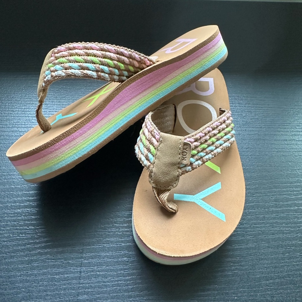 Roxy Girls Rainbow Flip Flops Platform Sandals Shoes